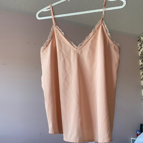 Pink lace neckline flow blouse - Picture 2 of 5